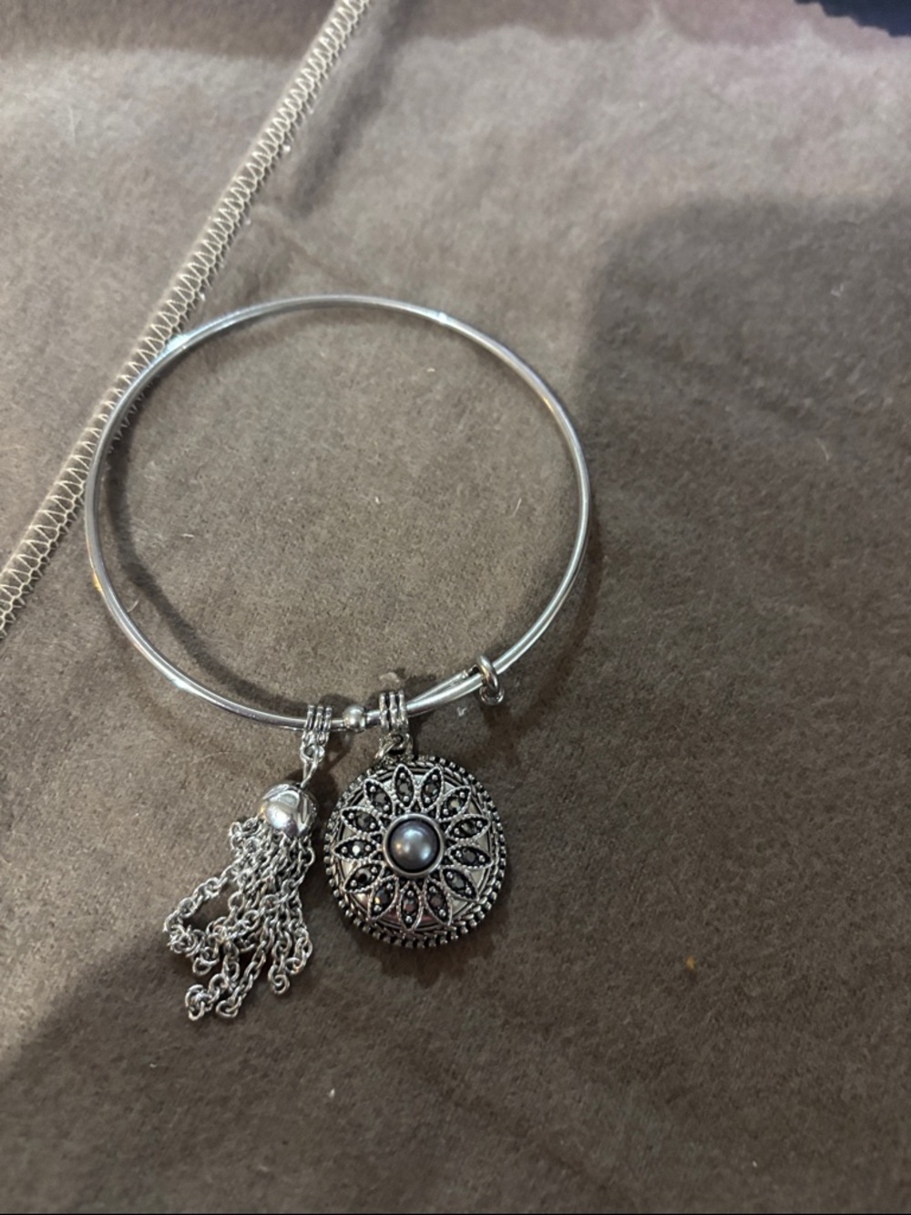 Silver Tone gingersnaps interchangeable Disc Charm Bangle Bracelet with Tassel